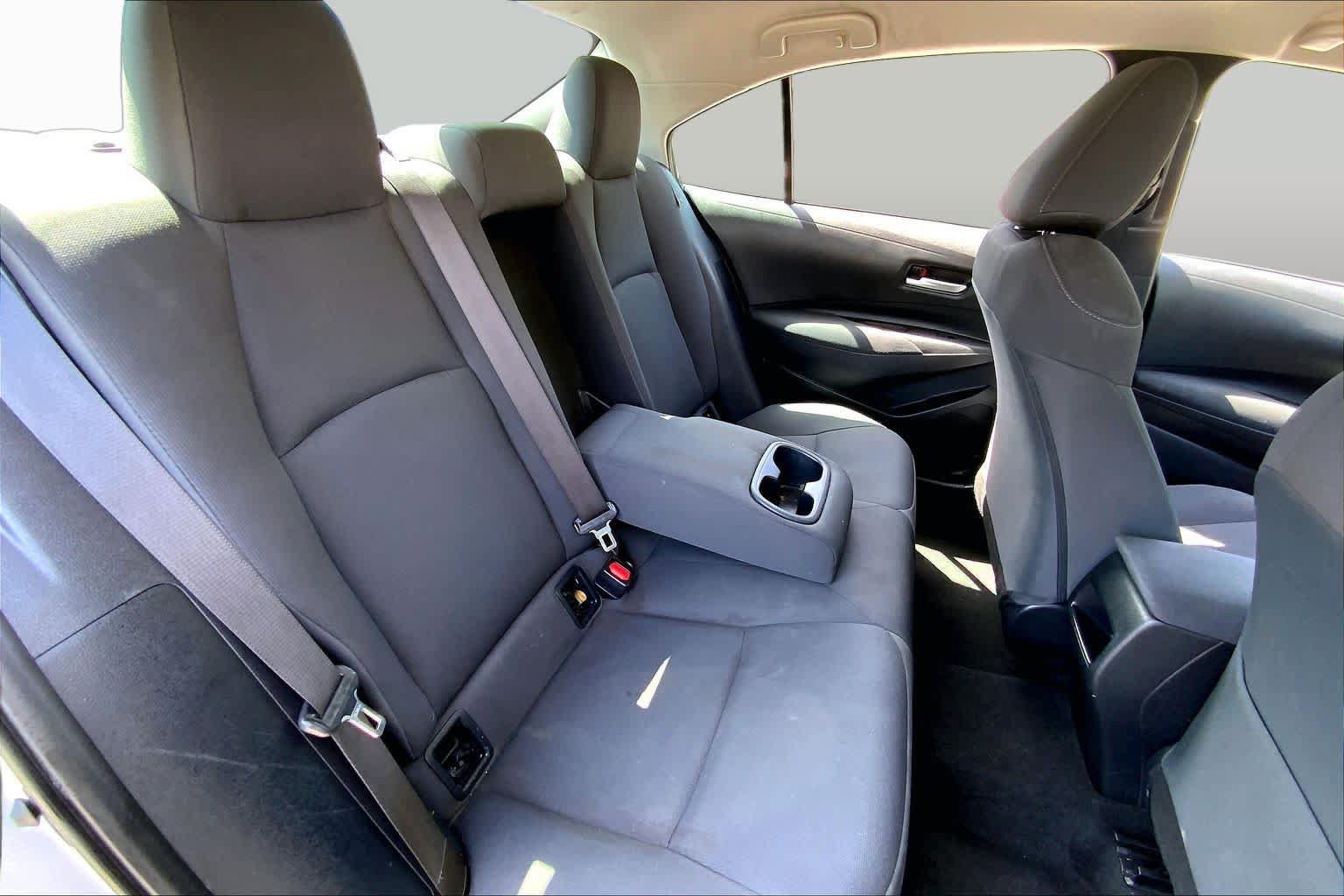Used 2021 Toyota Corolla LE FWD image 19