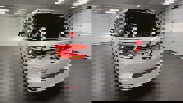 Used 2023 Honda Odyssey Elite image 7