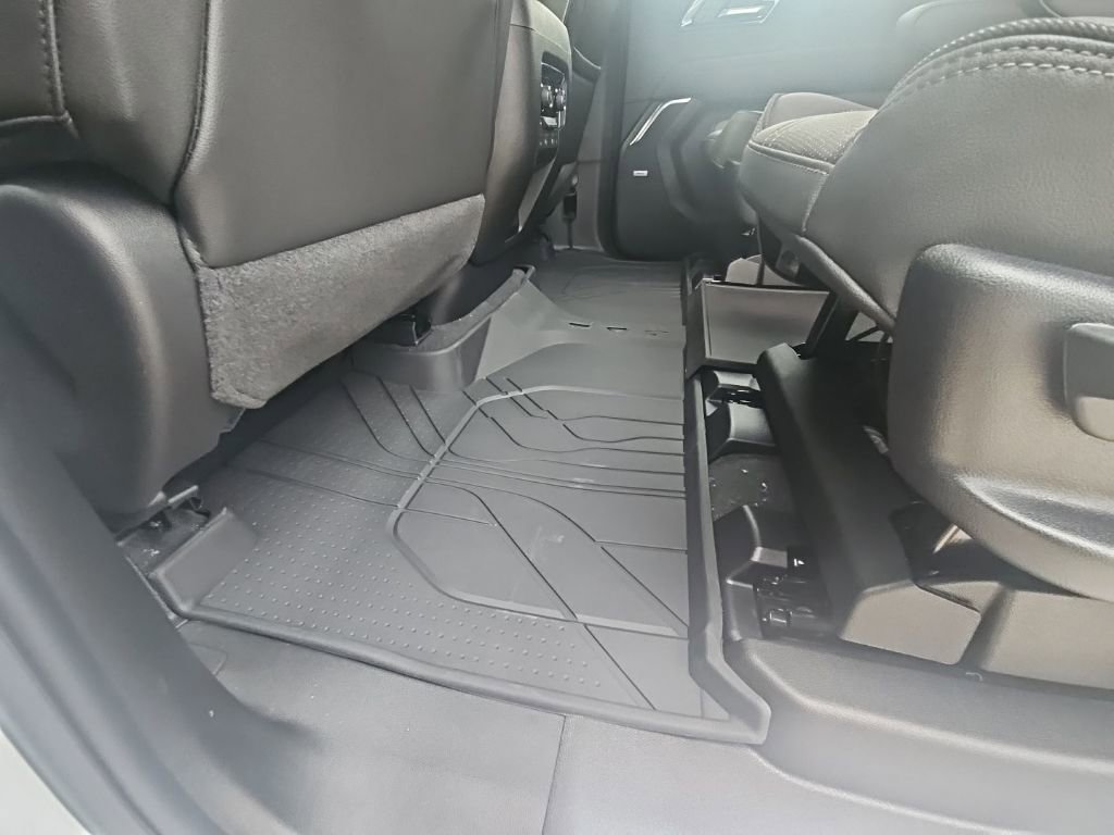 New 2026 Chevrolet Suburban High Country image 21