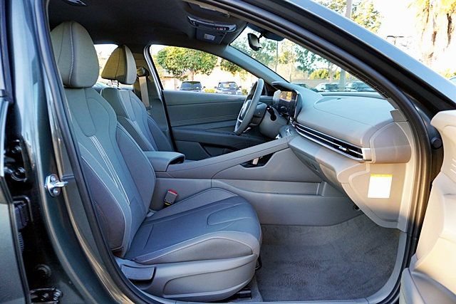 New 2026 Hyundai Elantra Sport FWD image 15