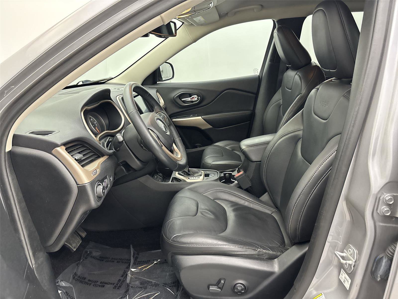 Used 2018 Jeep Cherokee Limited image 25