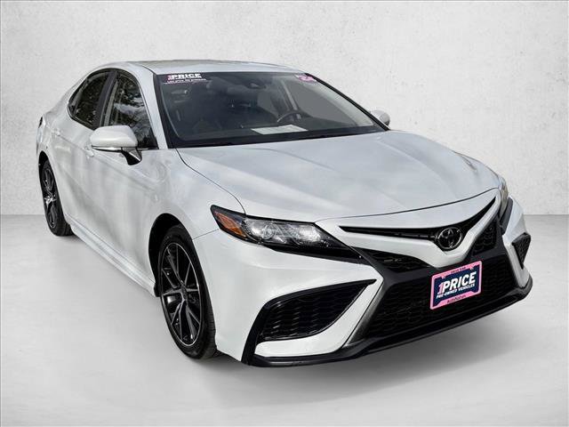 Used 2024 Toyota Camry SE FWD image 3