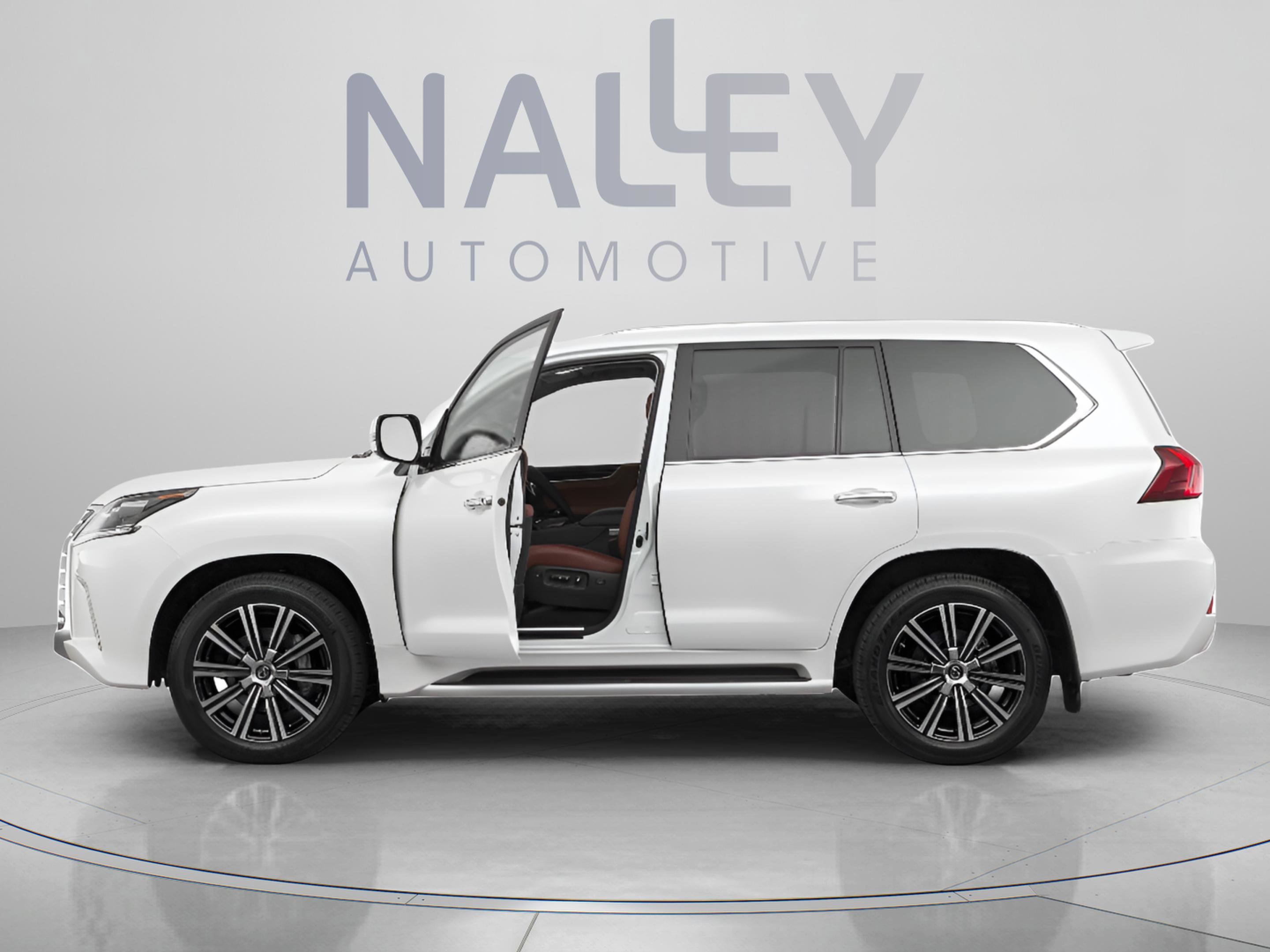 Used 2021 Lexus LX 570 4WD w/ Luxury Package image 2