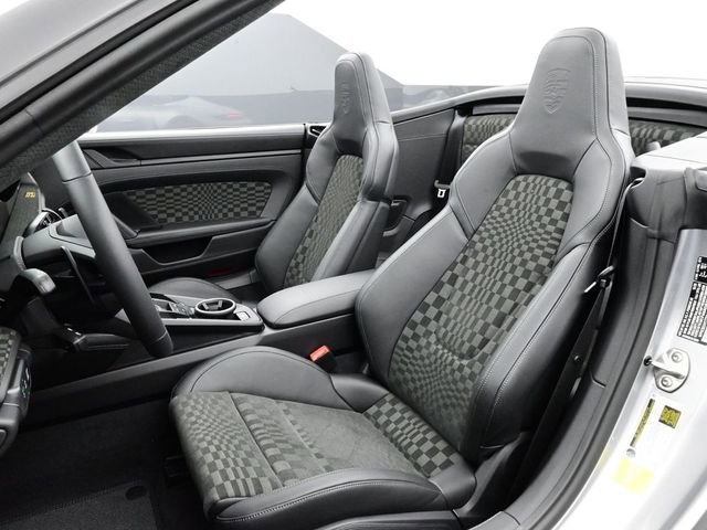 Used 2026 Porsche 911 GTS image 5