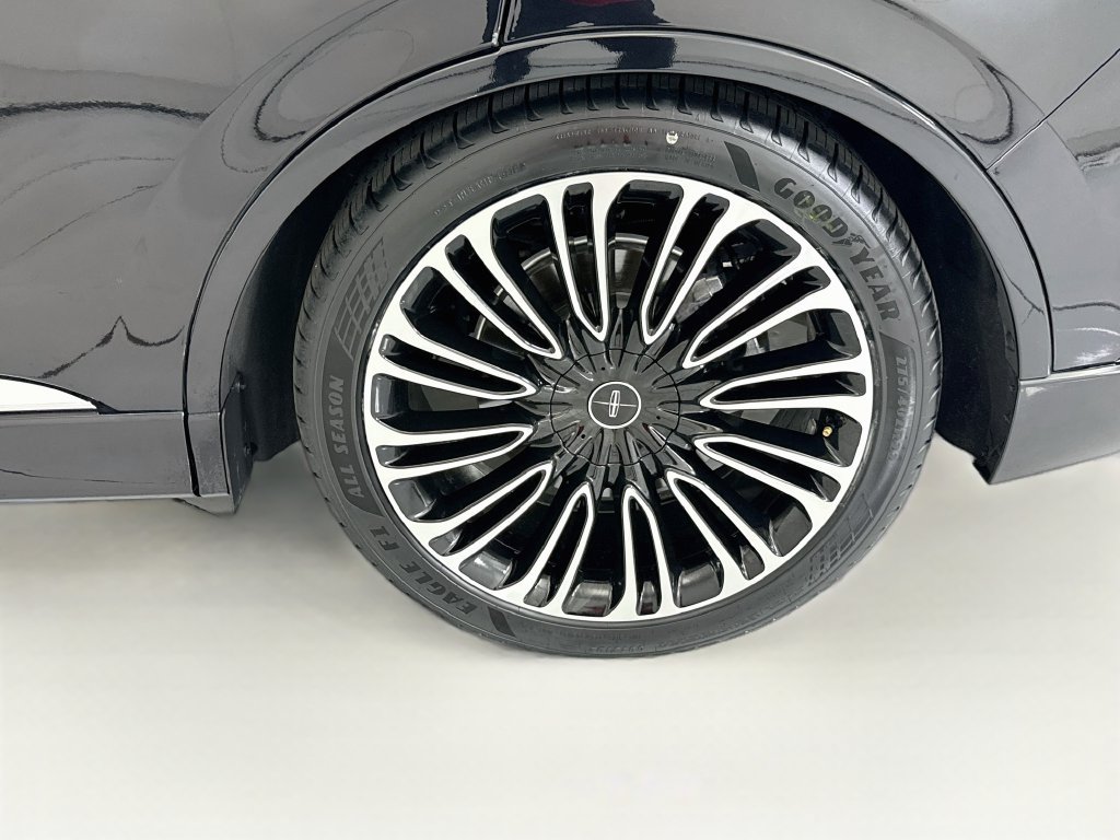 Used 2023 Lincoln Aviator Black Label w/ Dynamic Handling Package AWD/4WD image 30