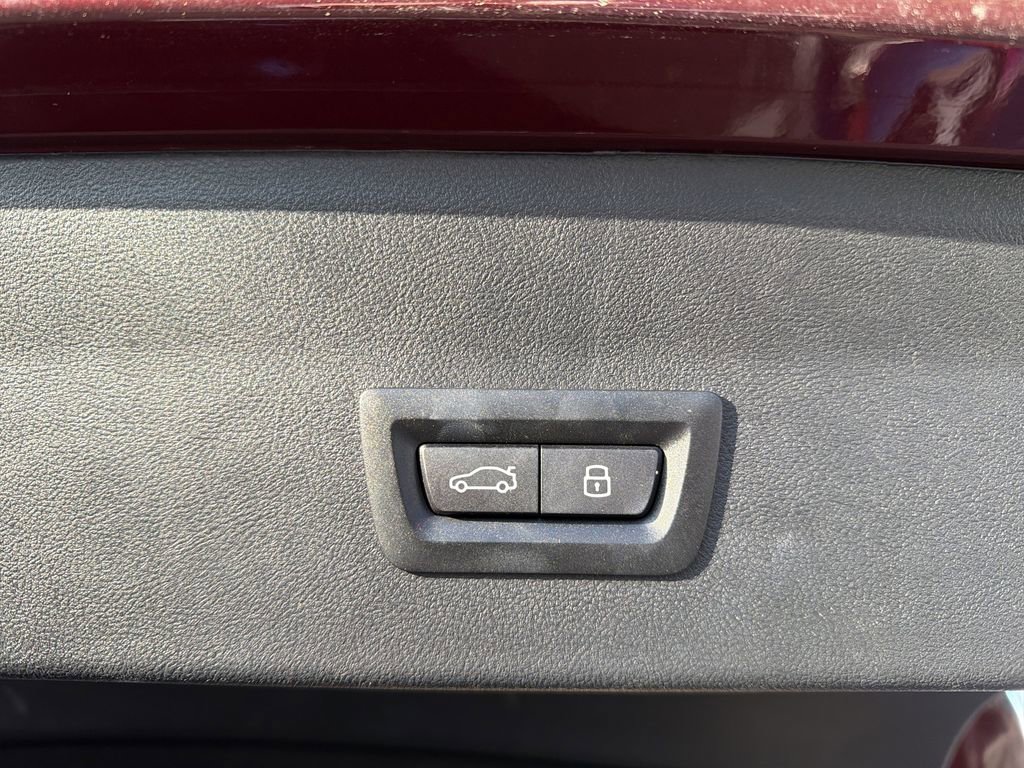 Used 2025 BMW X4 xDrive30i w/ Premium Package image 15