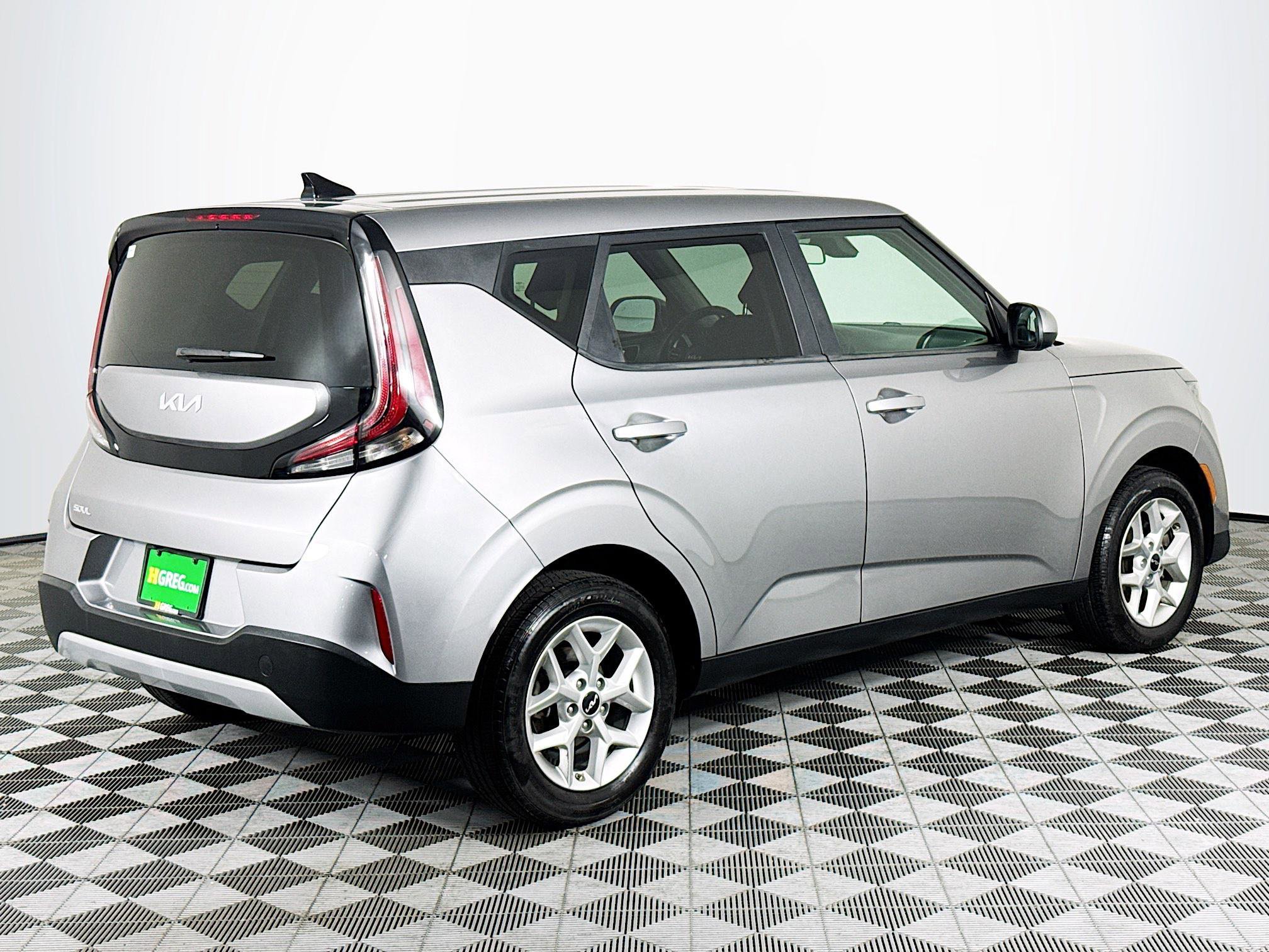 Used 2023 Kia Soul LX w/ LX Technology Package FWD image 10