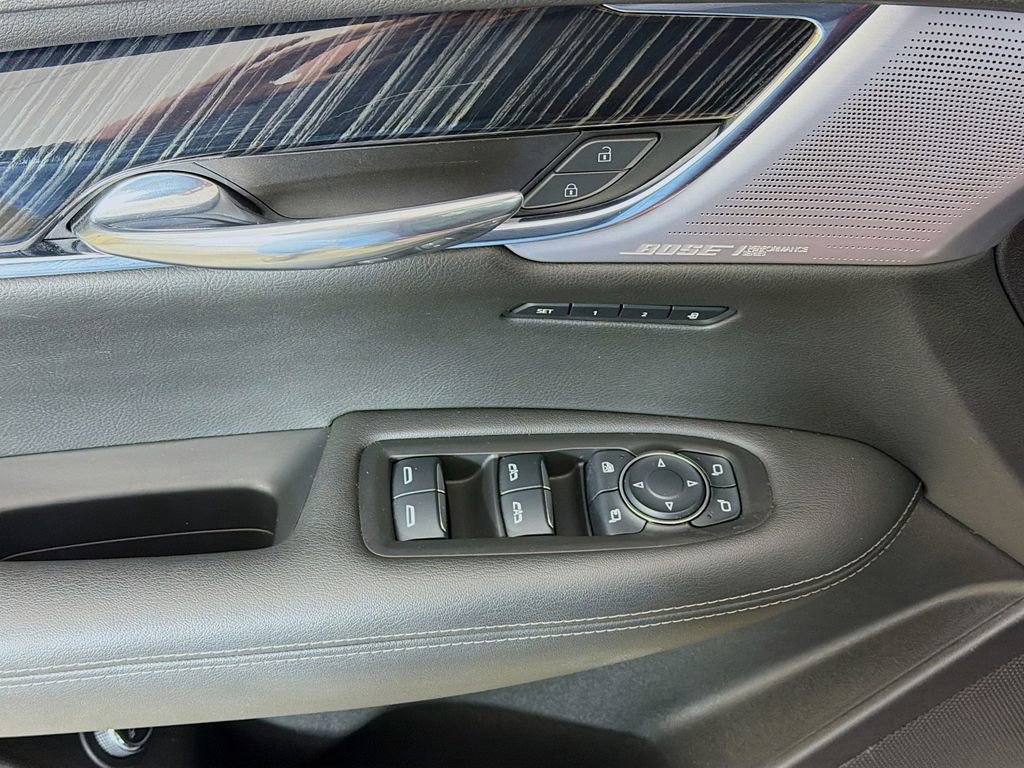 Used 2023 Cadillac XT6 Premium Luxury image 33