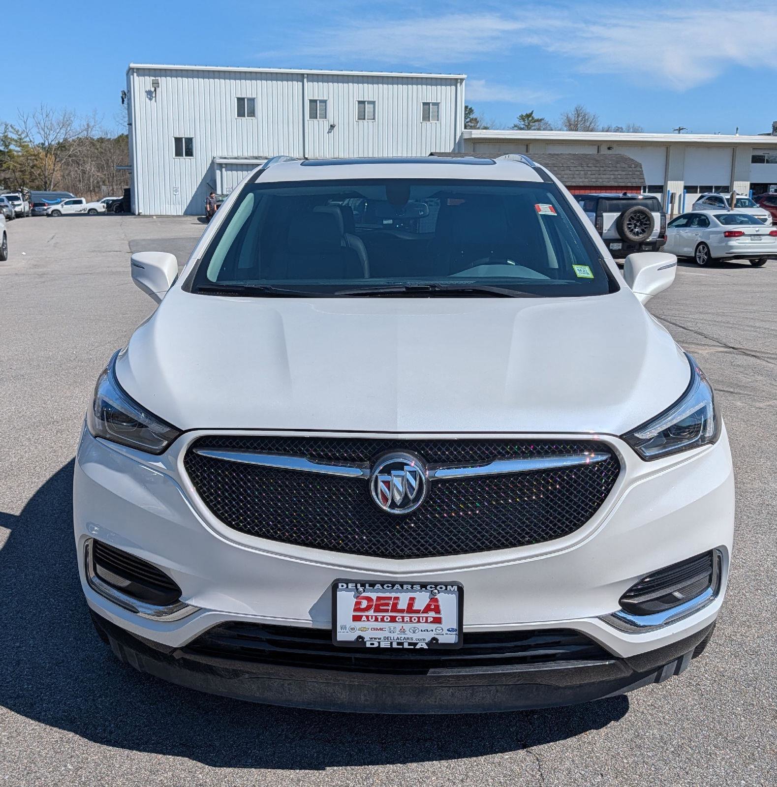 Used 2020 Buick Enclave Essence w/ Sport Touring Edition image 2
