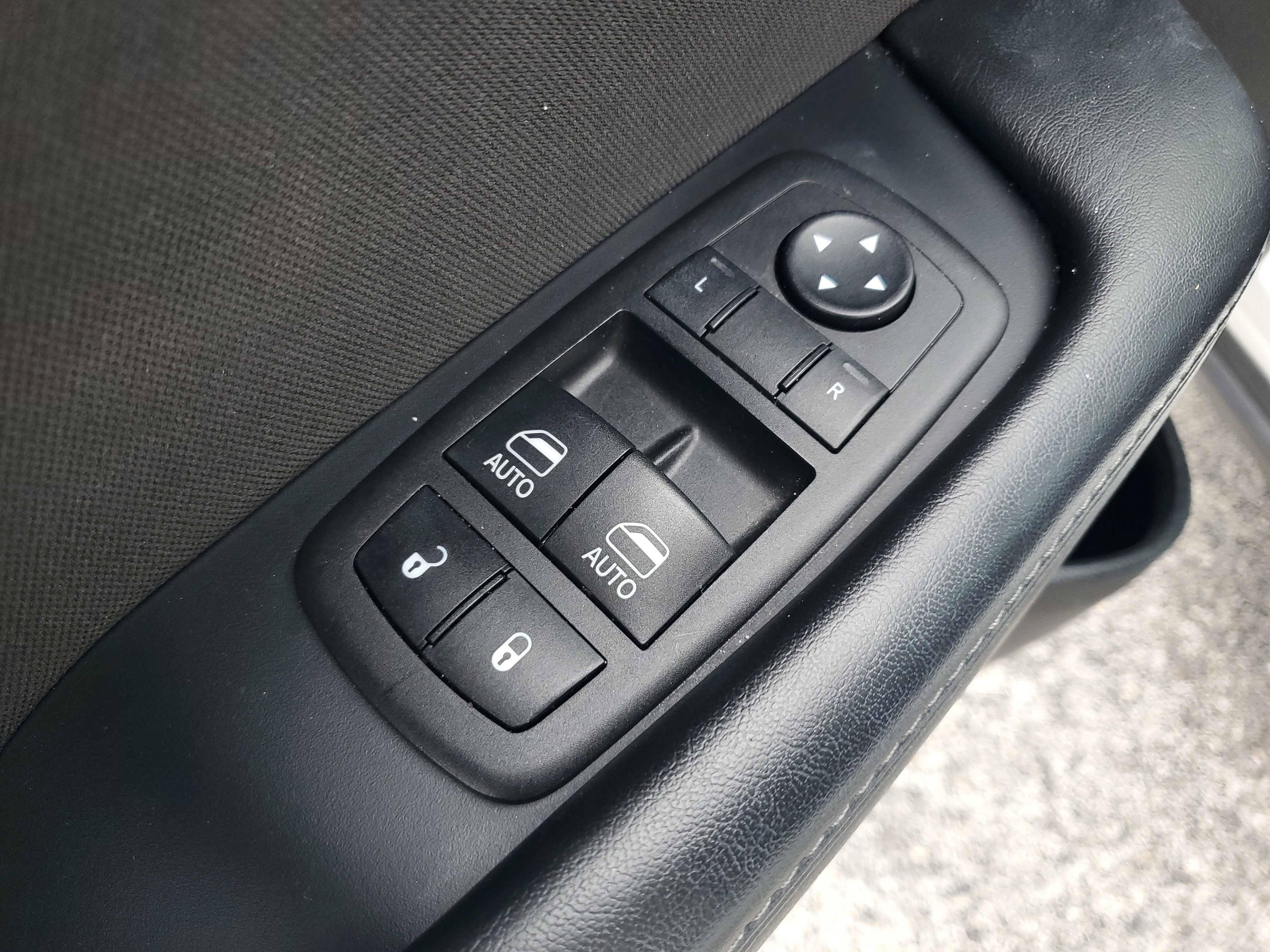 Used 2023 Dodge Challenger SXT image 10