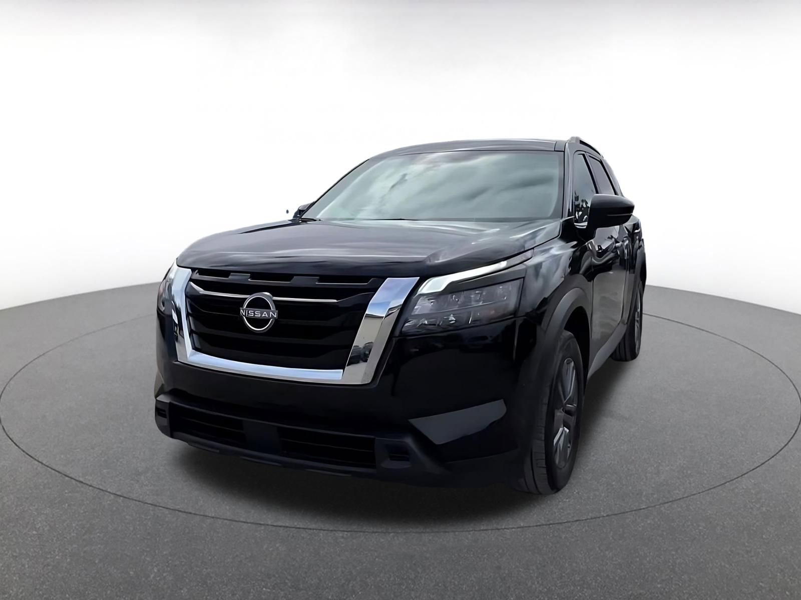 Used 2025 Nissan Pathfinder SV image 7