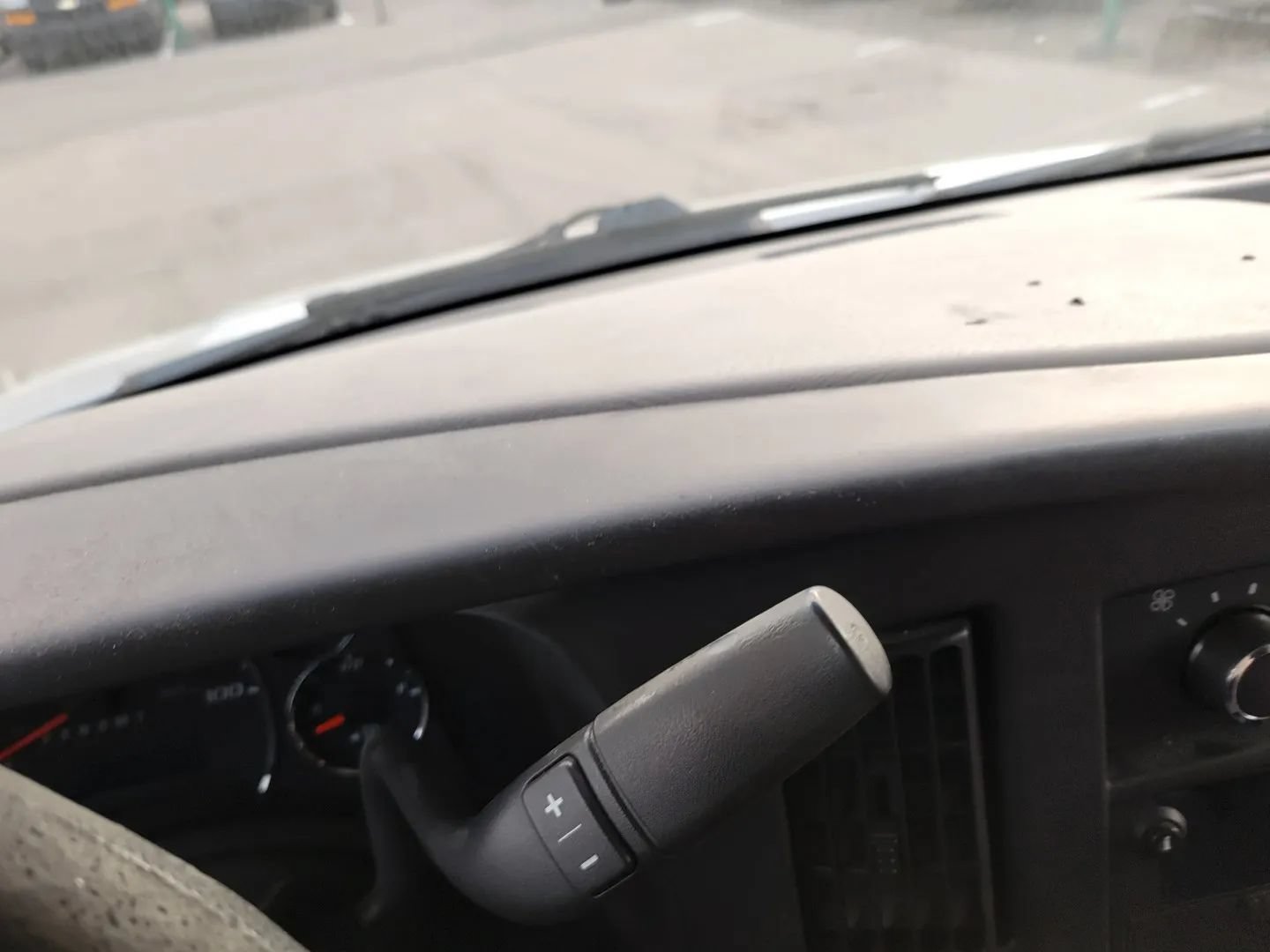 Used 2011 Chevrolet Express 3500 LS RWD image 26