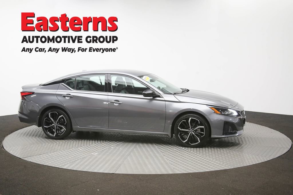 Used 2023 Nissan Altima 2.5 SR FWD image 45