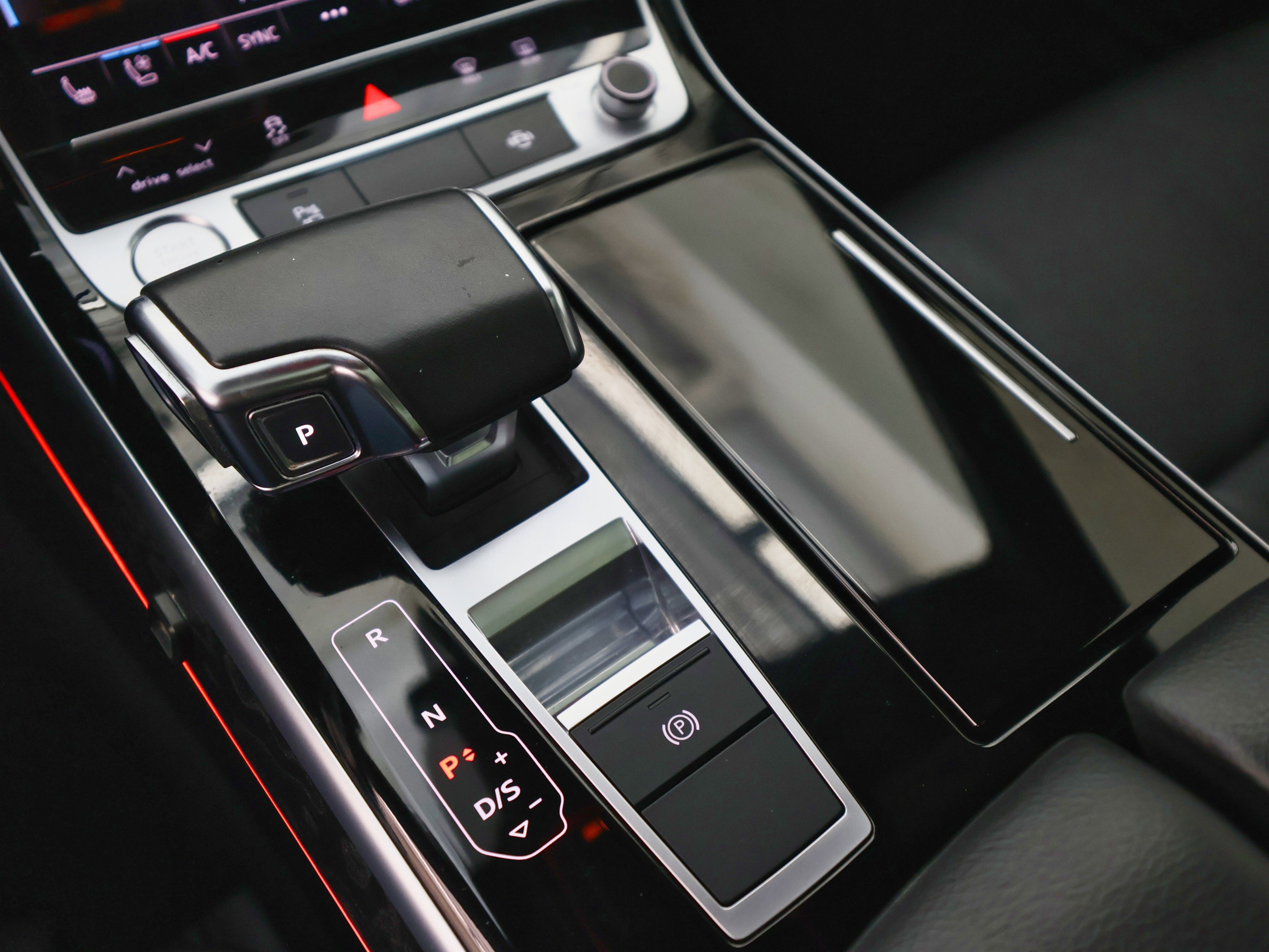 Used 2020 Audi A8 L 4.0T w/ Executive Package image 56