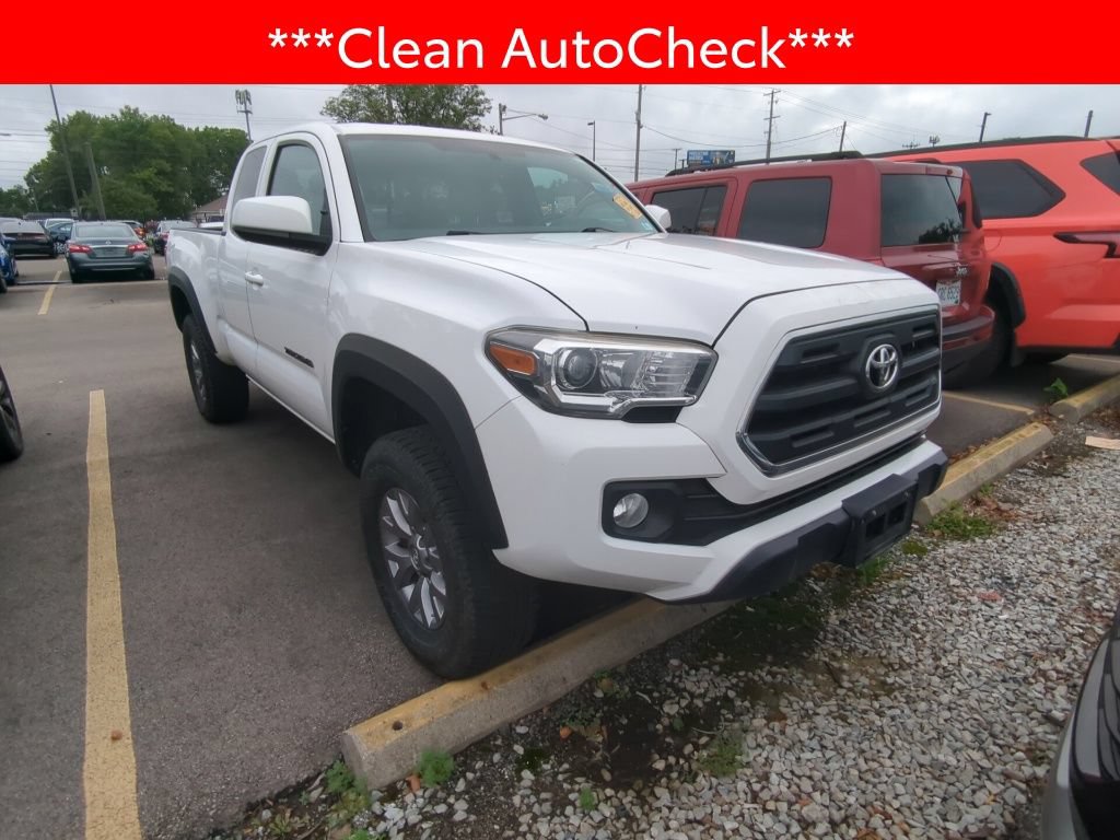 Used 2017 Toyota Tacoma SR5 w/ Tow Package AWD/4WD image 3