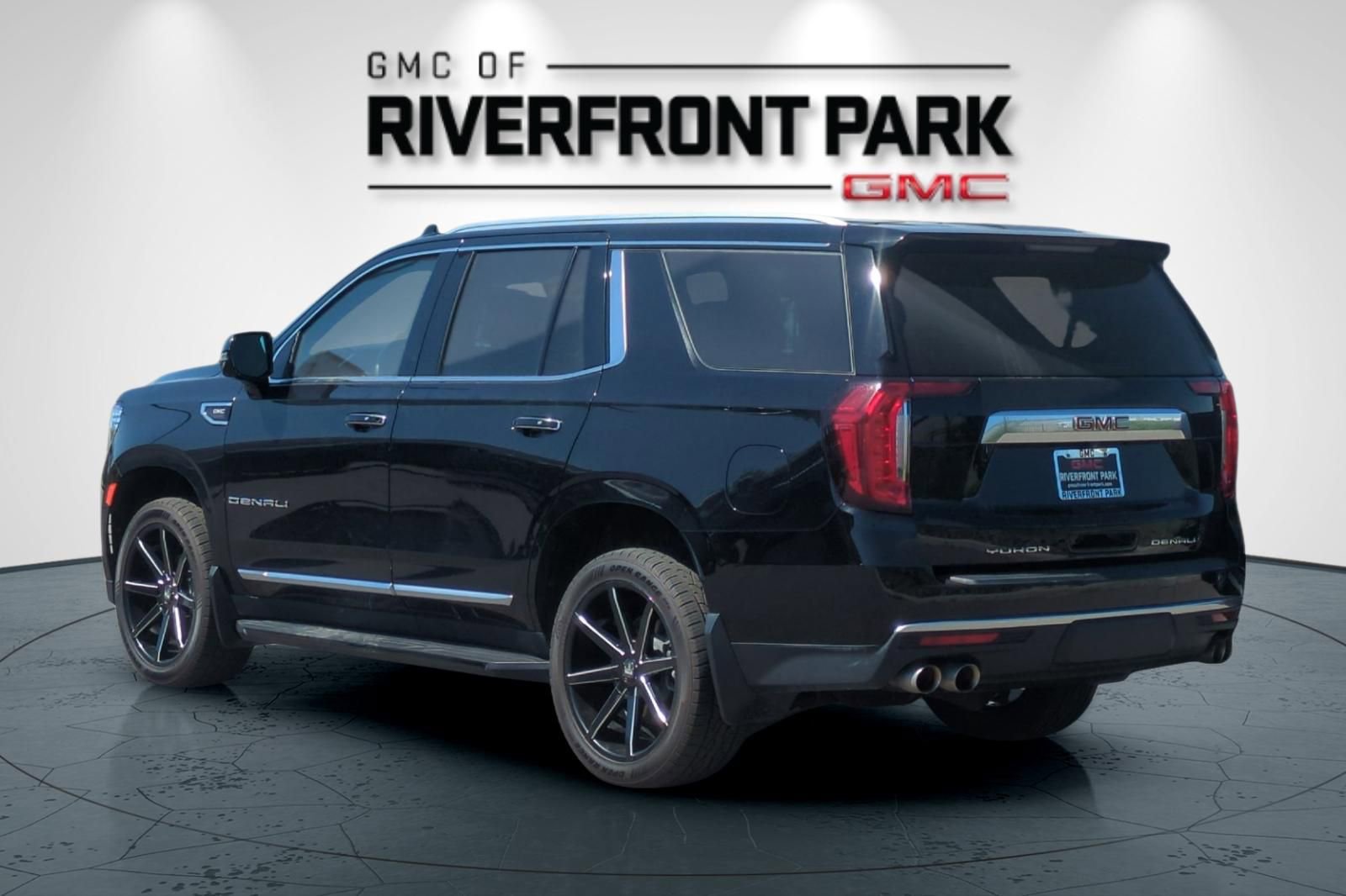 Used 2021 GMC Yukon Denali AWD/4WD image 5