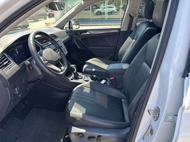 Certified 2023 Volkswagen Tiguan SE w/ Panoramic Sunroof Package AWD/4WD image 14
