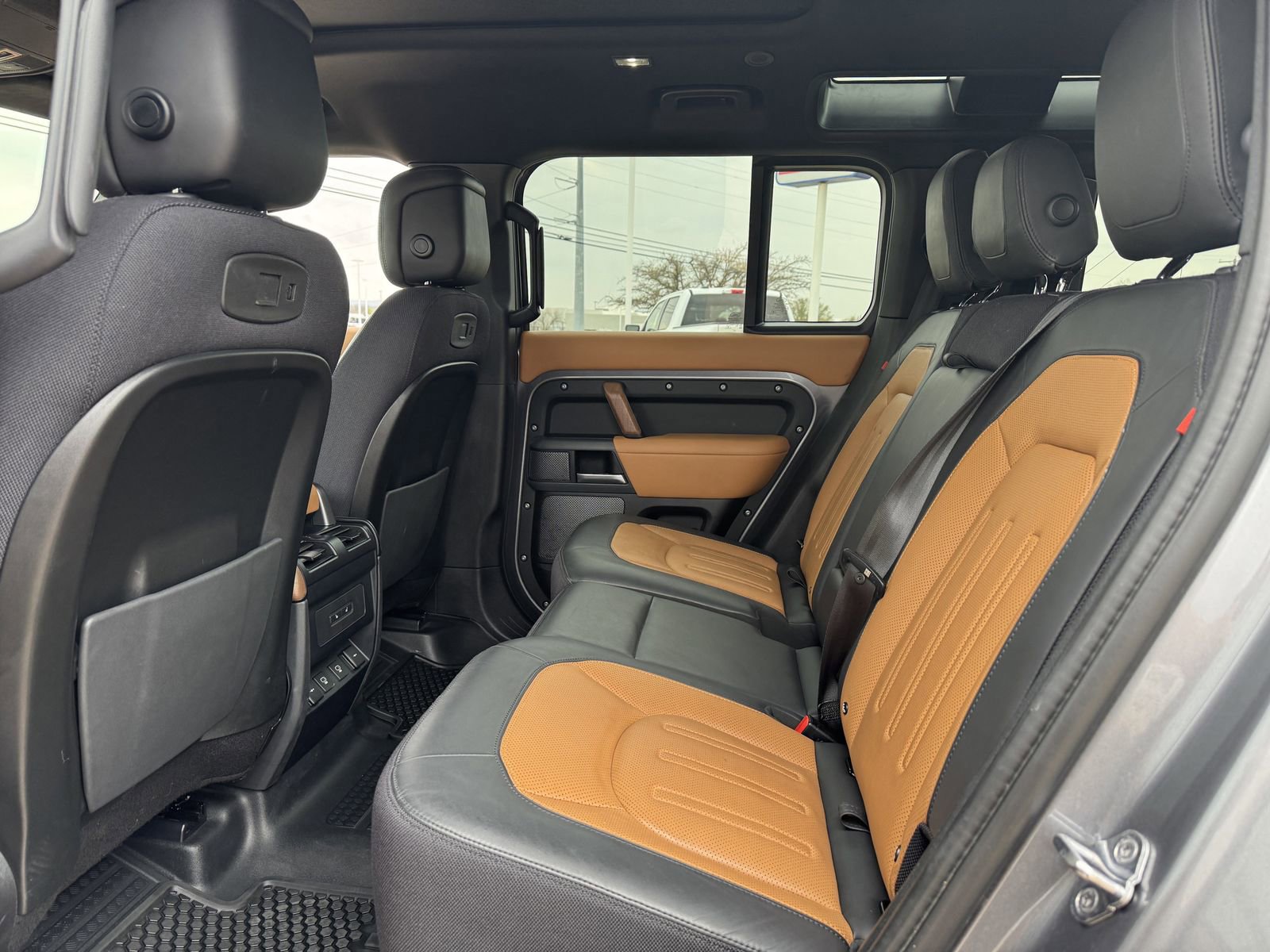 Used 2022 Land Rover Defender 110 X AWD/4WD image 32