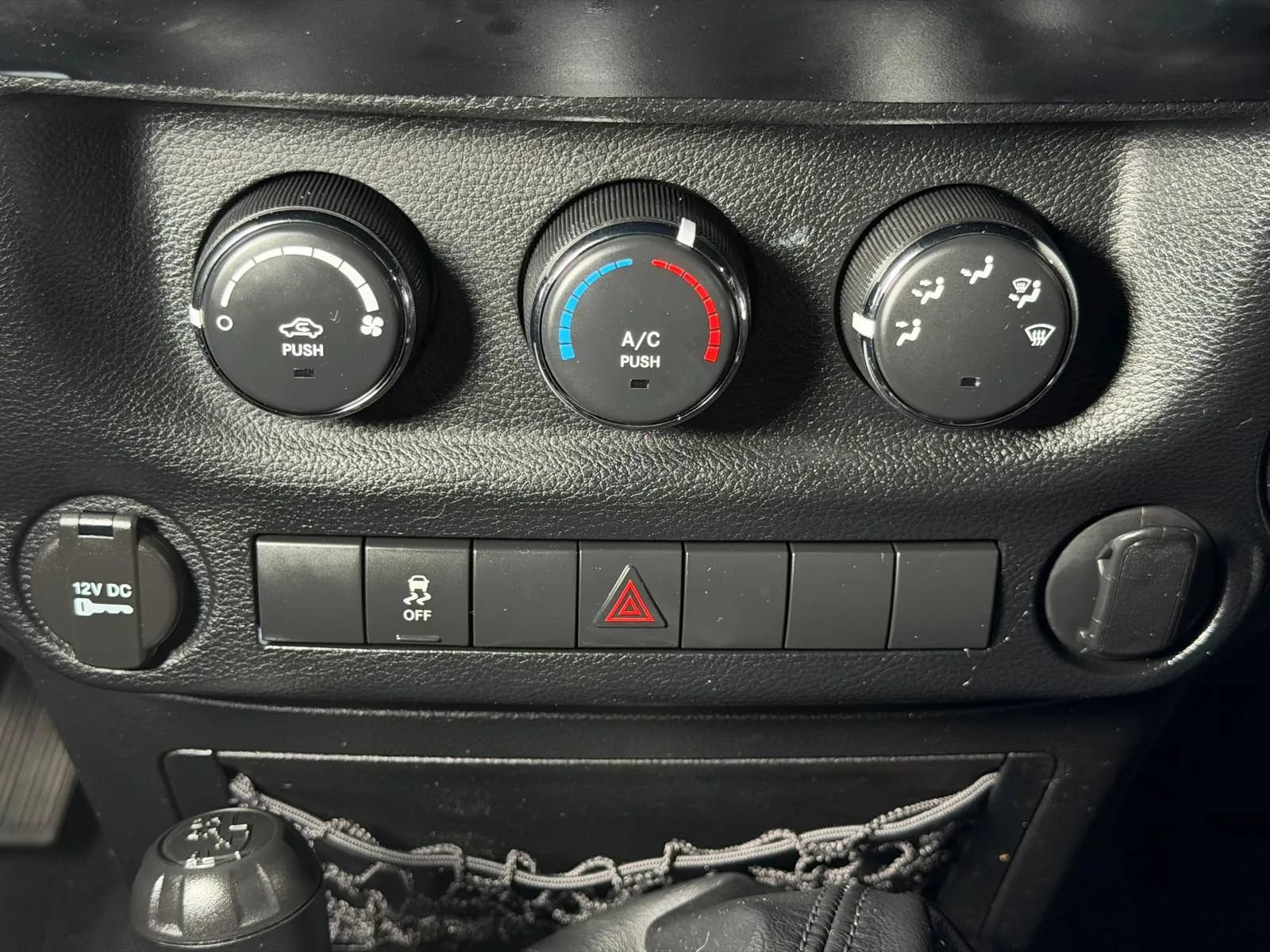 Used 2012 Jeep Wrangler Sport AWD/4WD image 29
