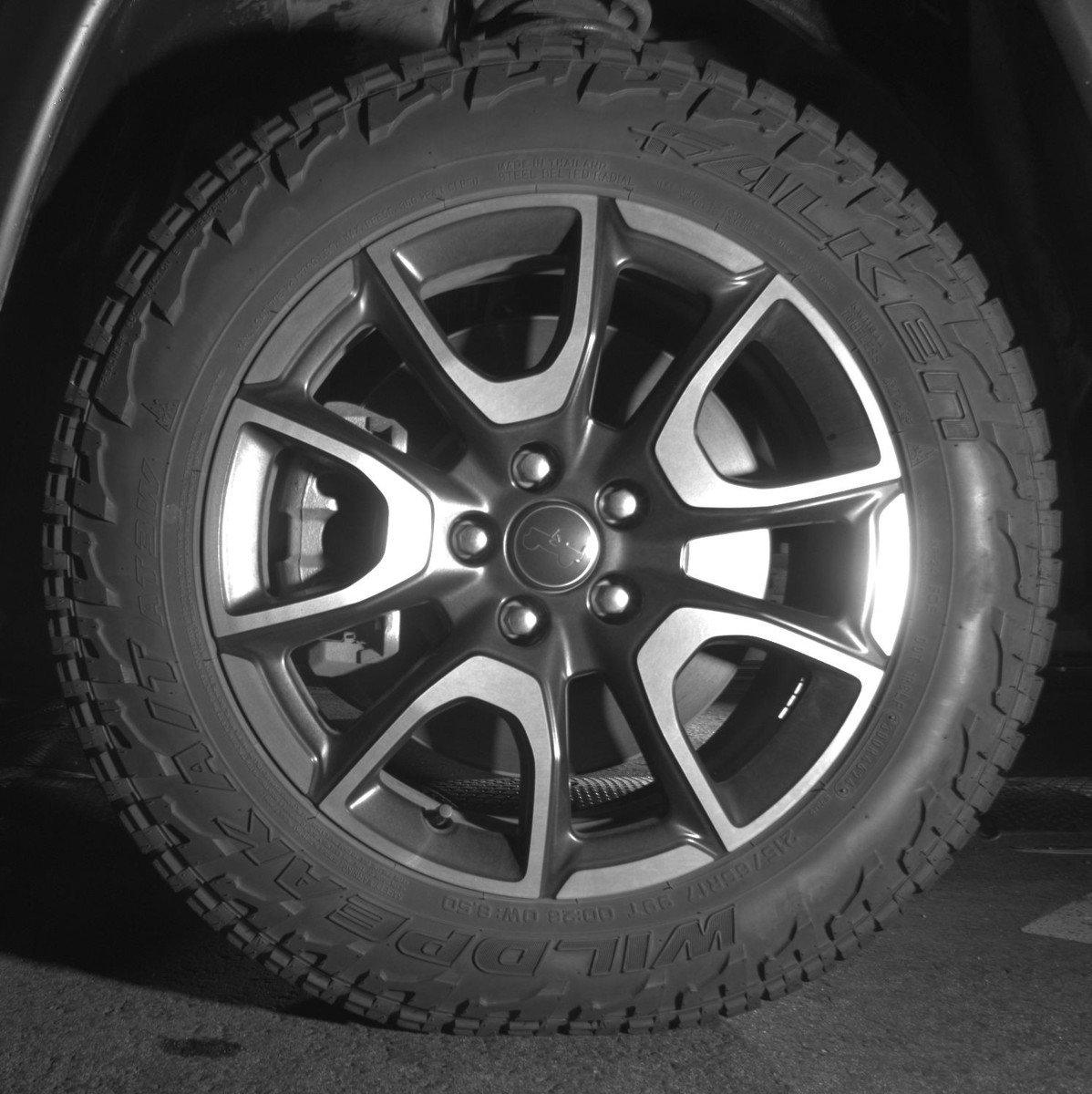 Used 2025 Jeep Compass Trailhawk image 12