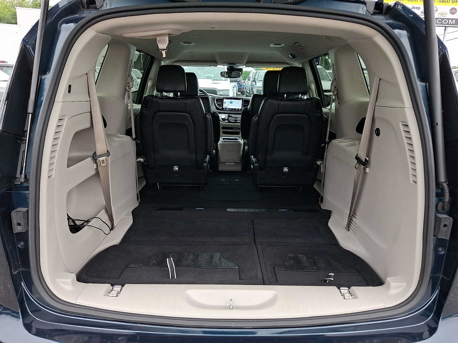 Certified 2023 Chrysler Pacifica Touring-L FWD image 31