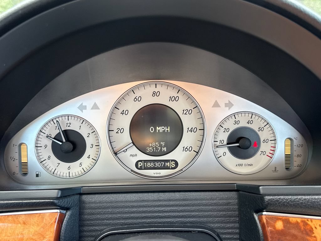 Used 2008 Mercedes-Benz E 350 4MATIC Sedan image 21