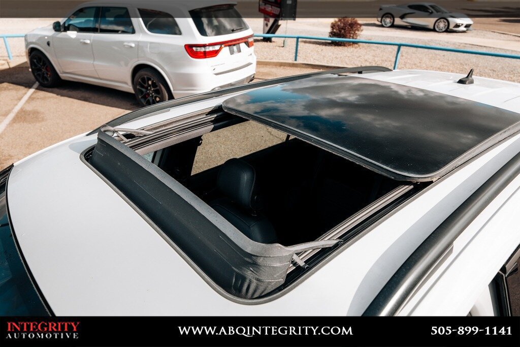 Used 2020 Volkswagen Tiguan SE R-Line AWD/4WD image 39