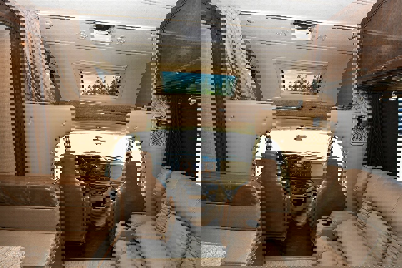 Used 2019 Ford E-450 and Econoline 450 Super Duty w/ Motorhome Prep Package image 11