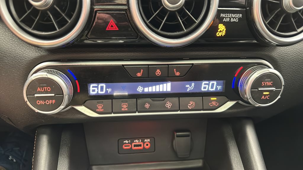 Used 2022 Nissan Sentra SR w/ SR Premium Package FWD image 21