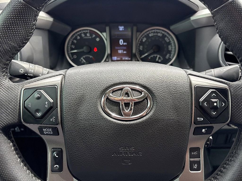 Used 2022 Toyota Tacoma SR5 w/ Black Out Package (TMS) AWD/4WD image 19