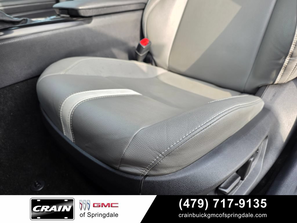 Used 2025 Toyota Camry SE FWD image 21