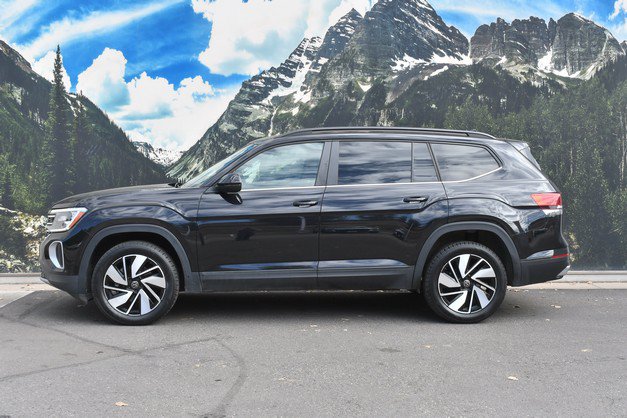 Used 2025 Volkswagen Atlas SE AWD/4WD image 7
