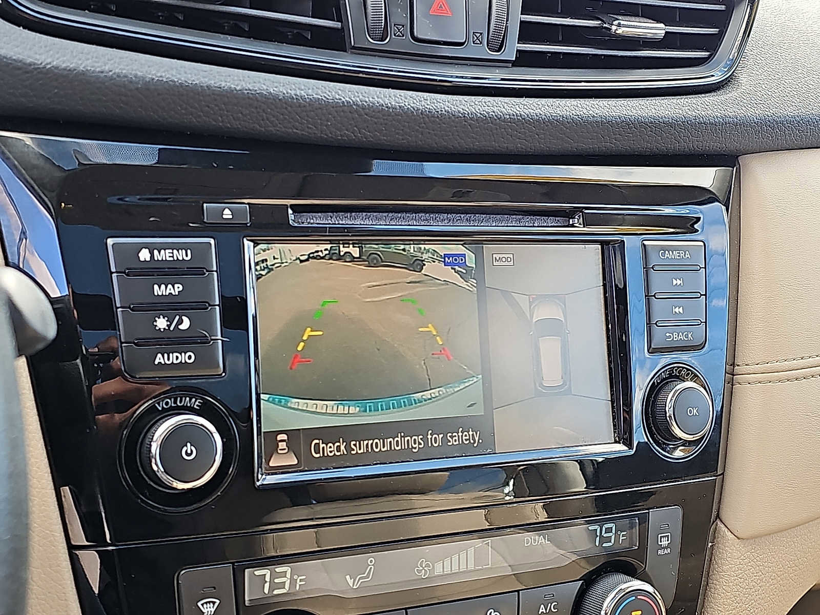 Used 2019 Nissan Rogue SL w/ Premium Package image 20