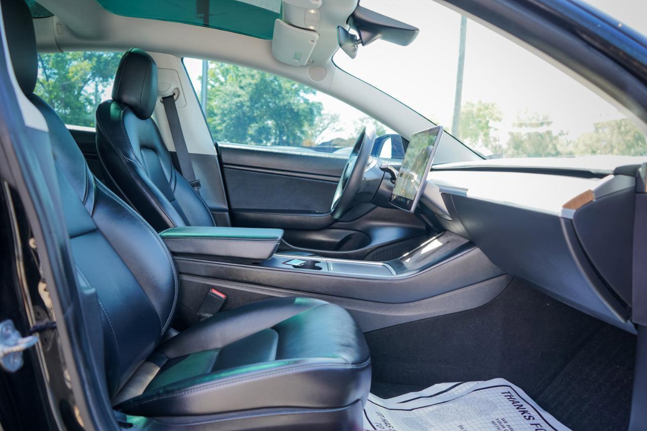 Used 2021 Tesla Model 3 Performance image 8