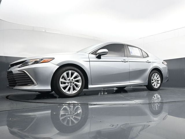Used 2023 Toyota Camry LE w/ Convenience Package FWD image 29