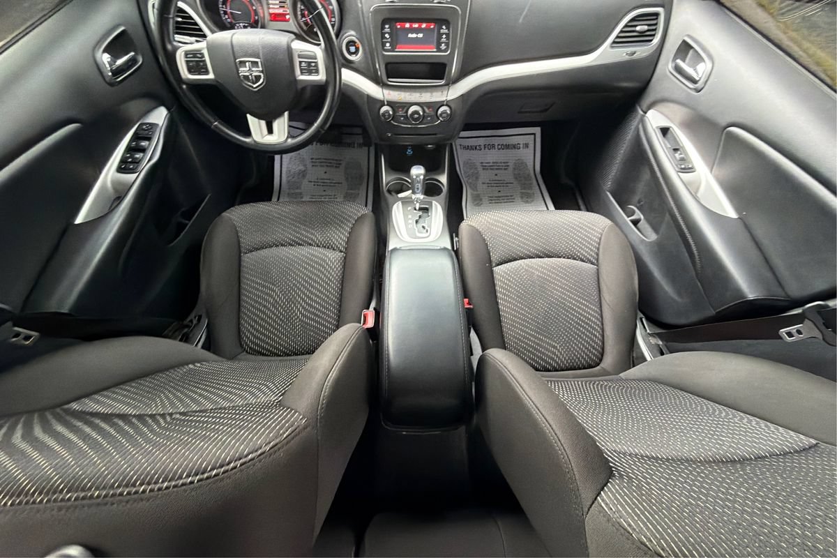Used 2020 Dodge Journey SE w/ SE Popular Equipment Group FWD image 13