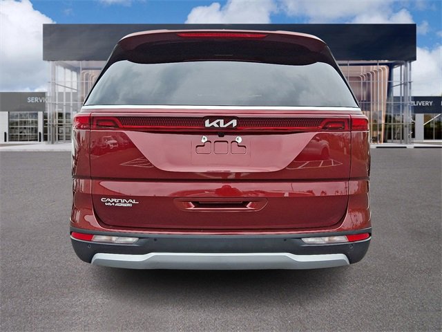 Used 2024 Kia Carnival LX image 5