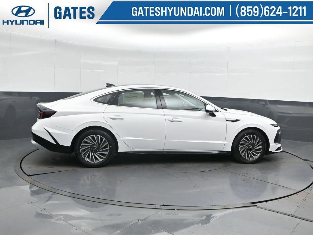 New 2026 Hyundai Sonata SEL FWD image 3