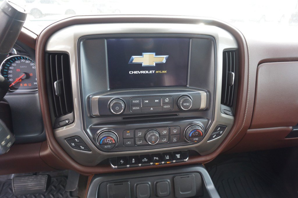 Used 2018 Chevrolet Silverado 2500 High Country w/ Duramax Plus Package AWD/4WD image 10