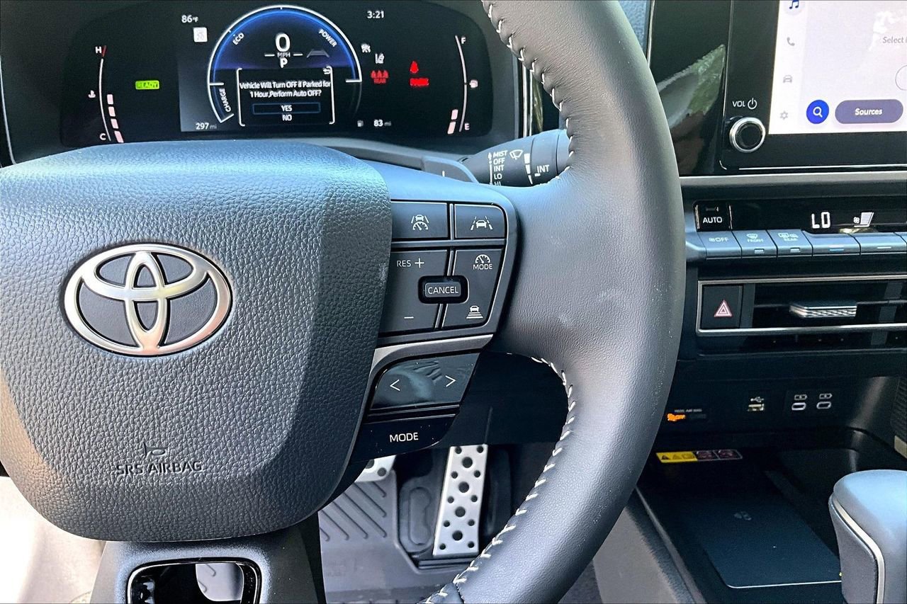 Used 2026 Toyota Camry SE AWD/4WD image 11