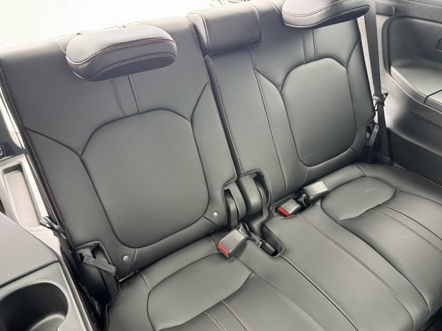 Used 2024 Honda Pilot TrailSport image 34