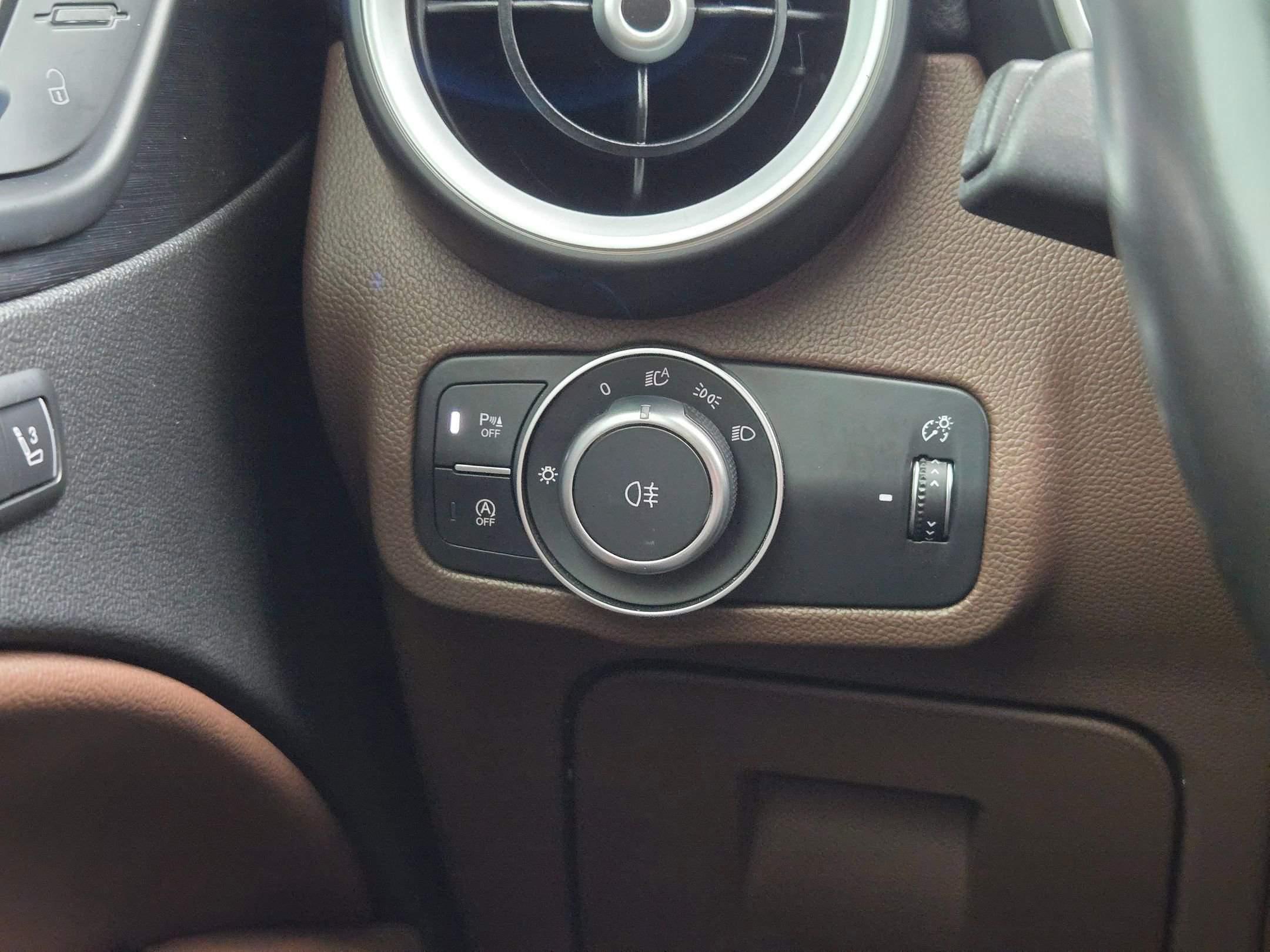 Used 2021 Alfa Romeo Stelvio Sprint w/ Nero Edizione image 25