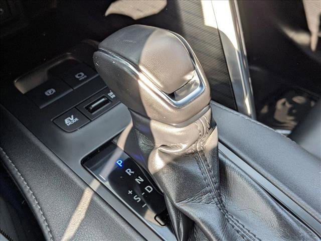 Used 2024 Toyota Venza XLE image 12