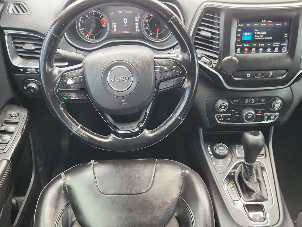 Used 2021 Jeep Cherokee Latitude Plus image 10