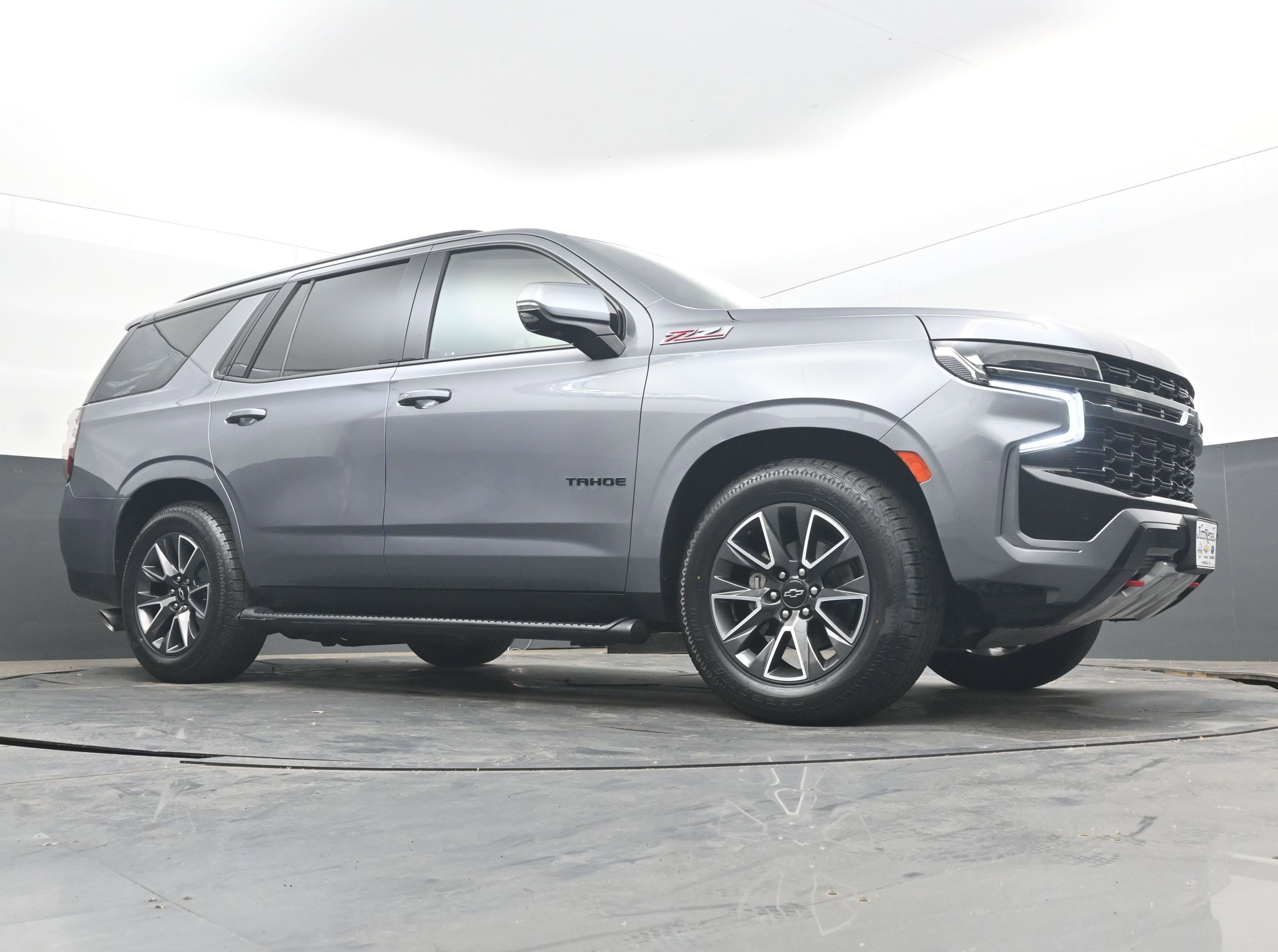 Used 2021 Chevrolet Tahoe Z71 w/ Z71 Off-Road Package AWD/4WD image 21
