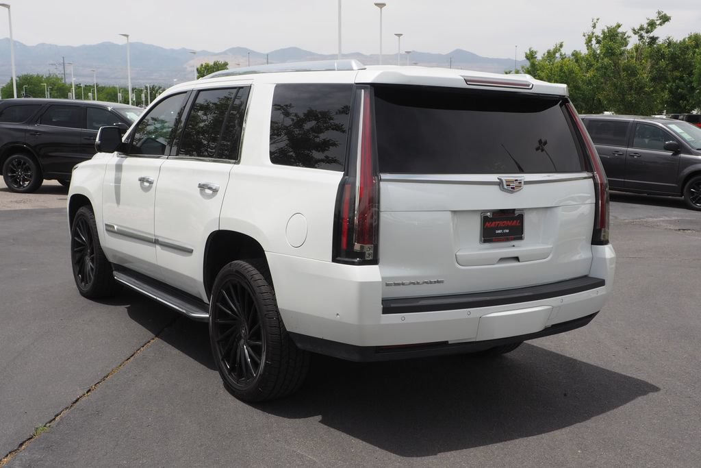 Used 2020 Cadillac Escalade Premium Luxury AWD/4WD image 5