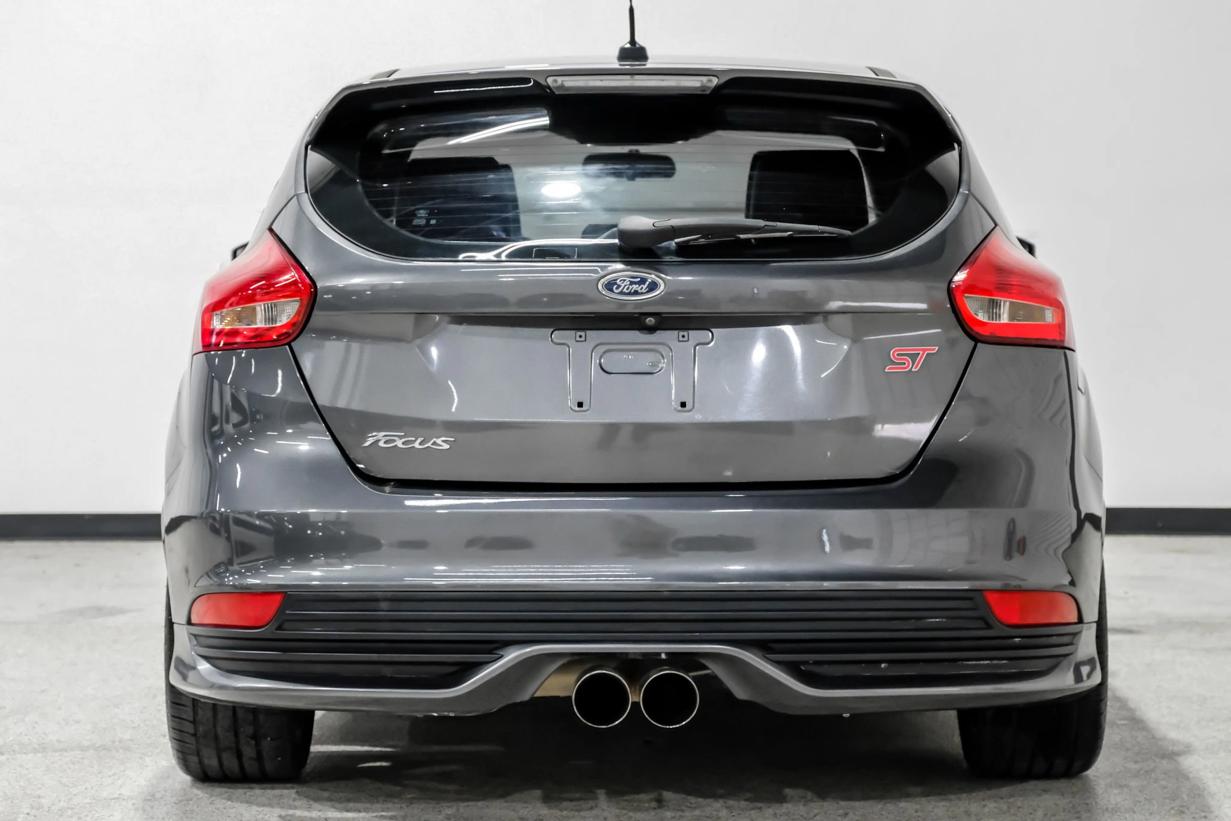 Used 2018 Ford Focus ST w/ Equipment Group 402A FWD image 7