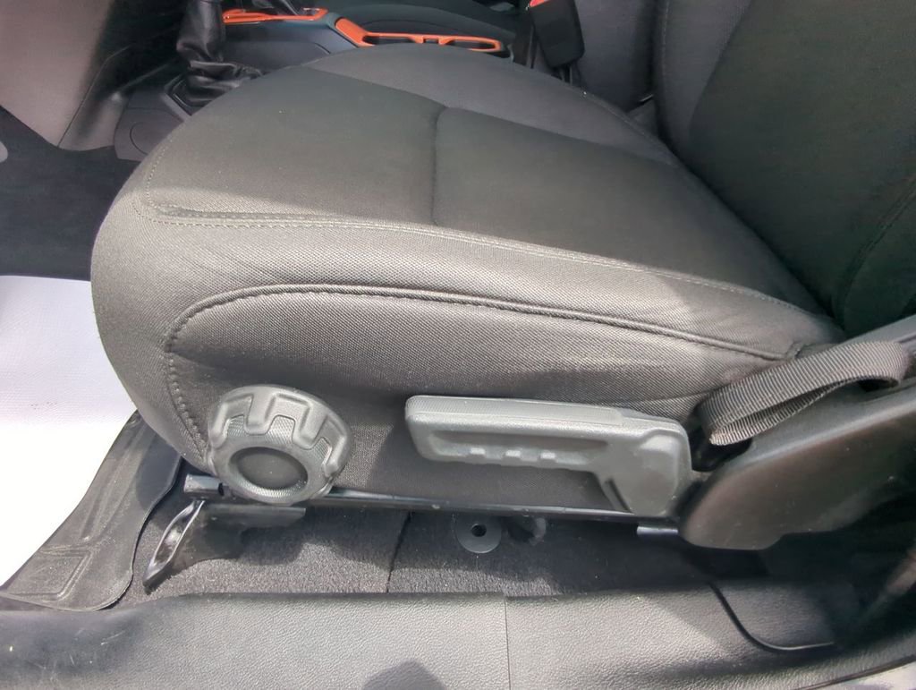 Used 2019 Jeep Wrangler Unlimited Sport S AWD/4WD image 12