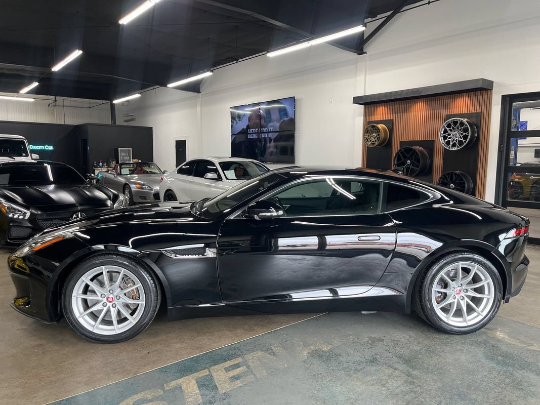 Used 2018 Jaguar F-TYPE Coupe RWD image 4