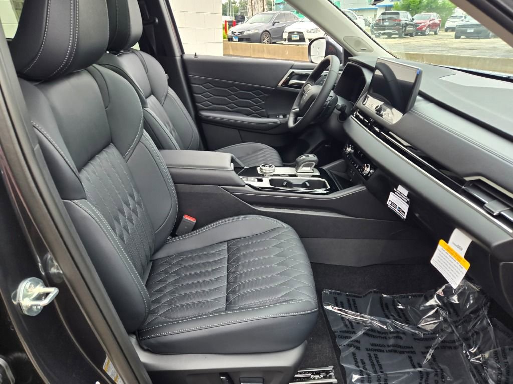 New 2025 Mitsubishi Outlander SEL image 4